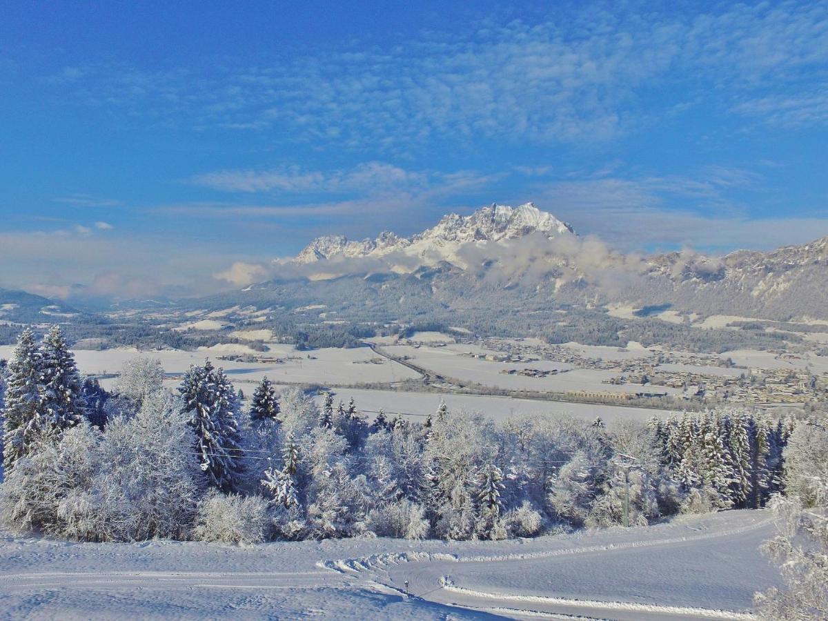 Chalet On The Ski Slope In St Johann In Tyrol Apfeldorf Exteriör bild