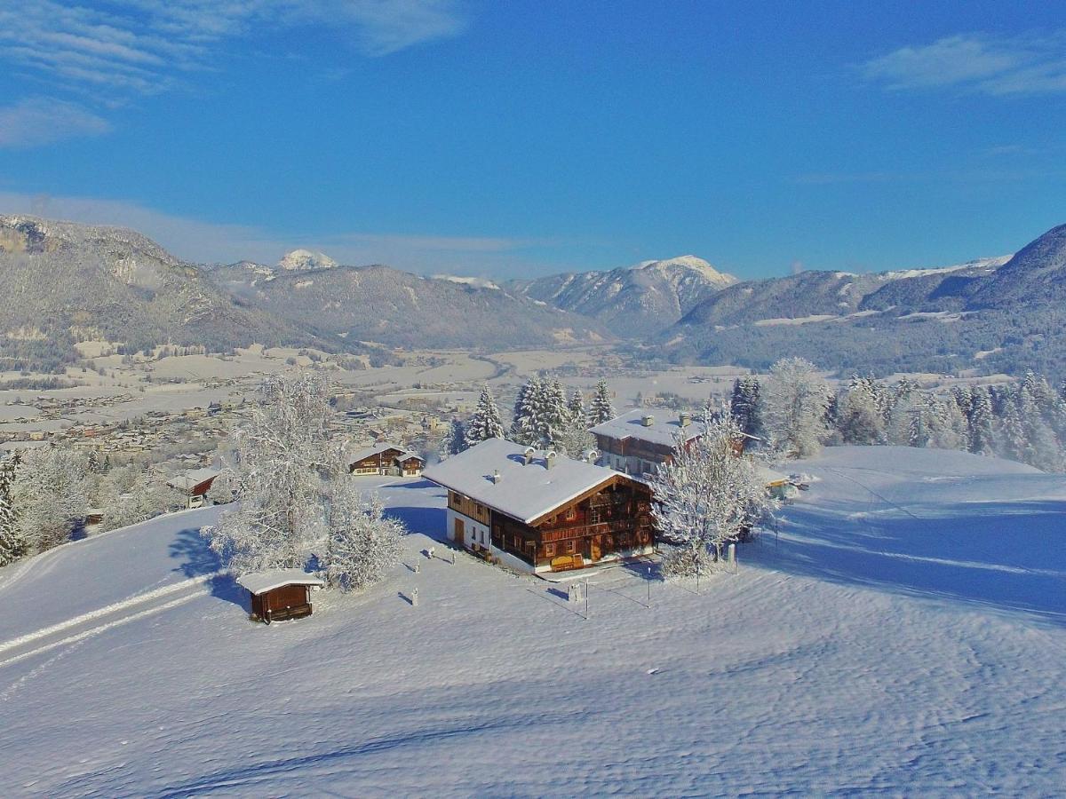Chalet On The Ski Slope In St Johann In Tyrol Apfeldorf Exteriör bild