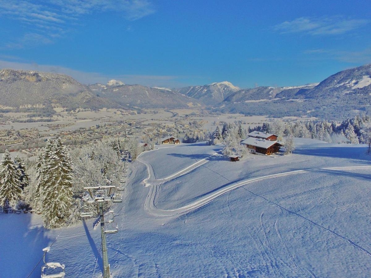 Chalet On The Ski Slope In St Johann In Tyrol Apfeldorf Exteriör bild